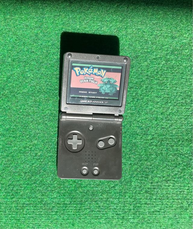 Nintendo Game Boy Advance SP