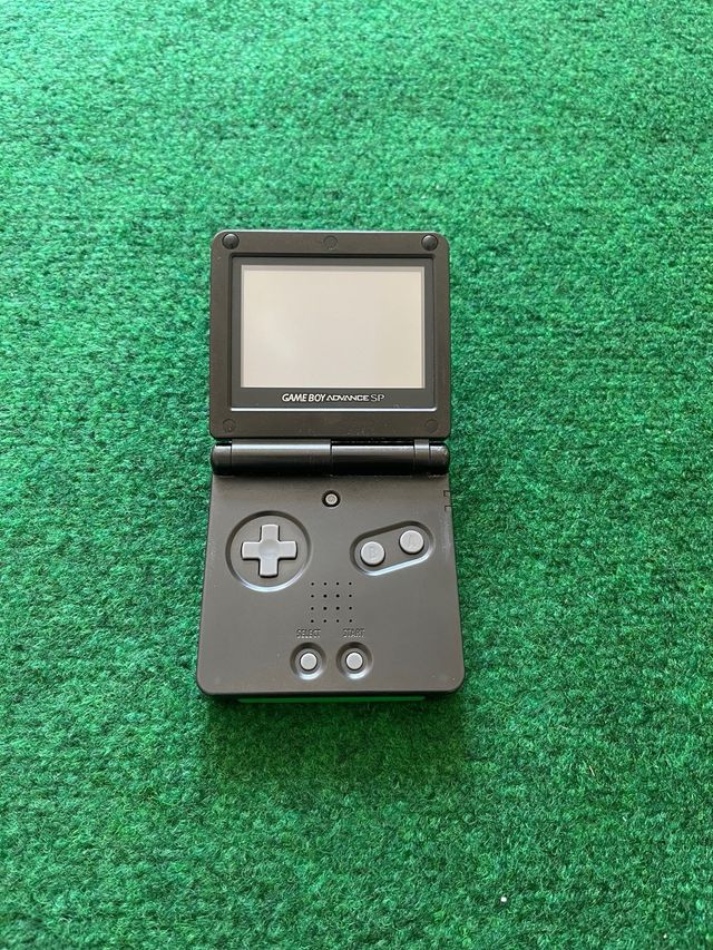 Nintendo Game Boy Advance SP