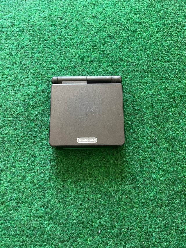 Nintendo Game Boy Advance SP