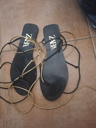 Sandalias plana Zara