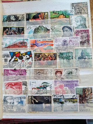 Colección de más de 200 sellos de España antiguos.