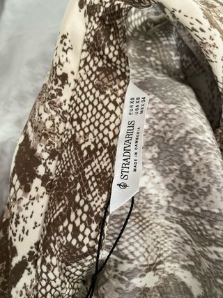 Blusa animal print Stradivarius 