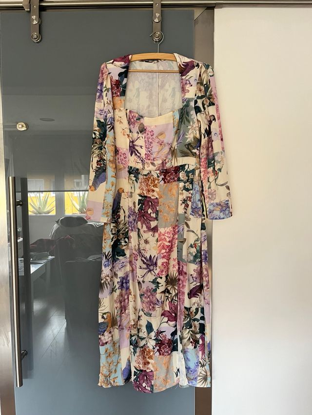 Vestido floral + collar de regalo a elegir