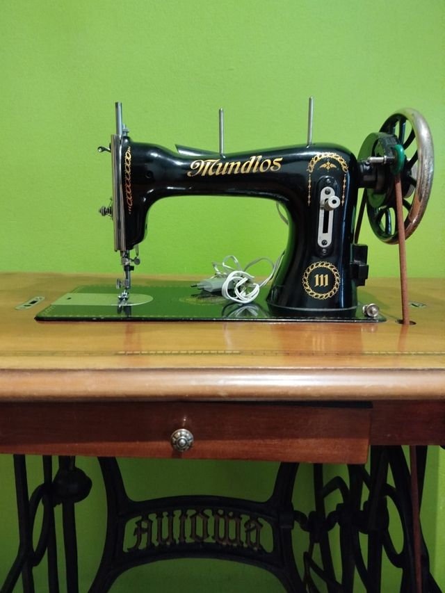 Máquina de coser Mundlos 111