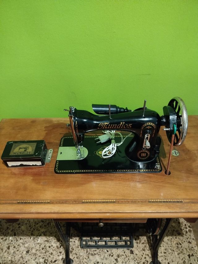 Máquina de coser Mundlos 111