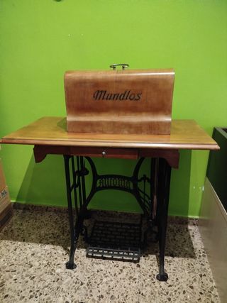 Máquina de coser Mundlos 111