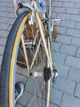 Bicicleta paseo carretera vintage