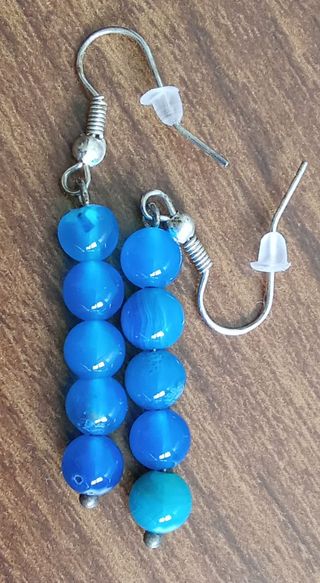 Collar y pendientes azul y negro