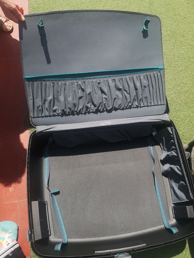 Maleta dura ruedas candado