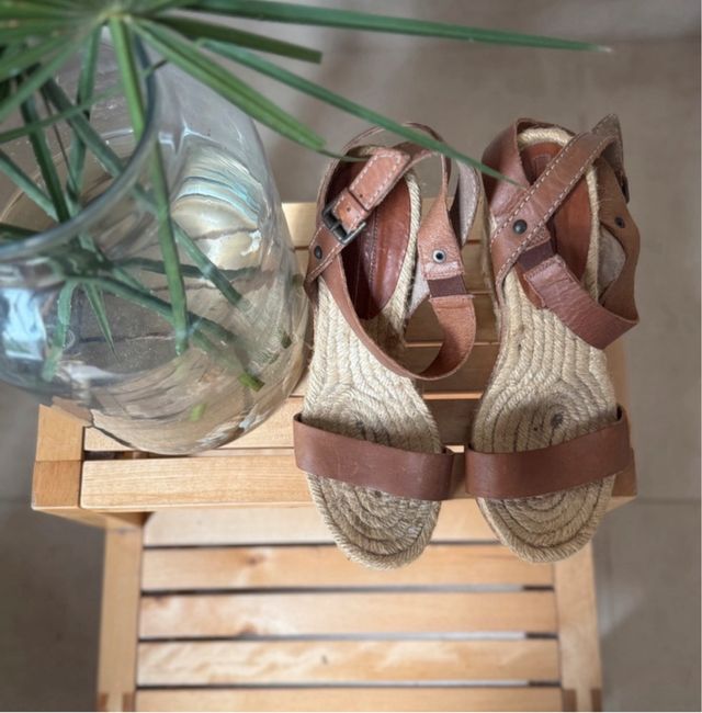 Sandalias cuña Massimo Dutti marrón 39