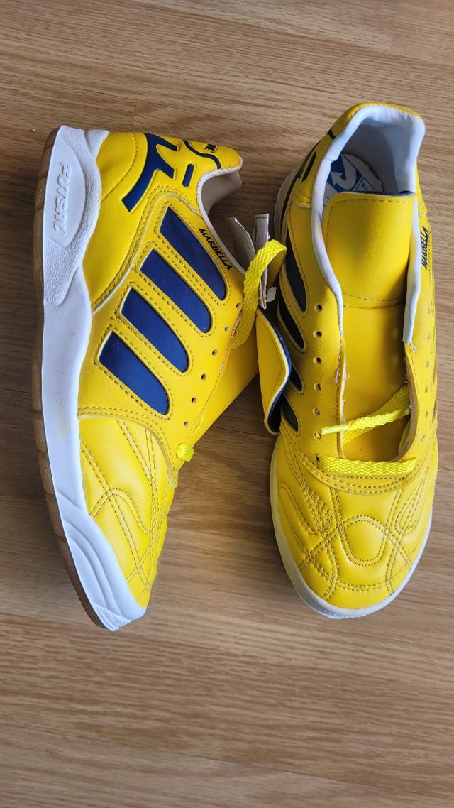 Futsal Botas amarillas