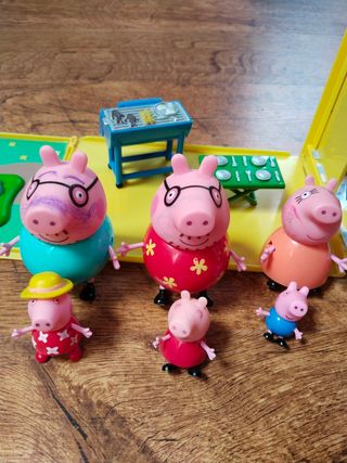Lote Peppa Pig: casa y colegio.