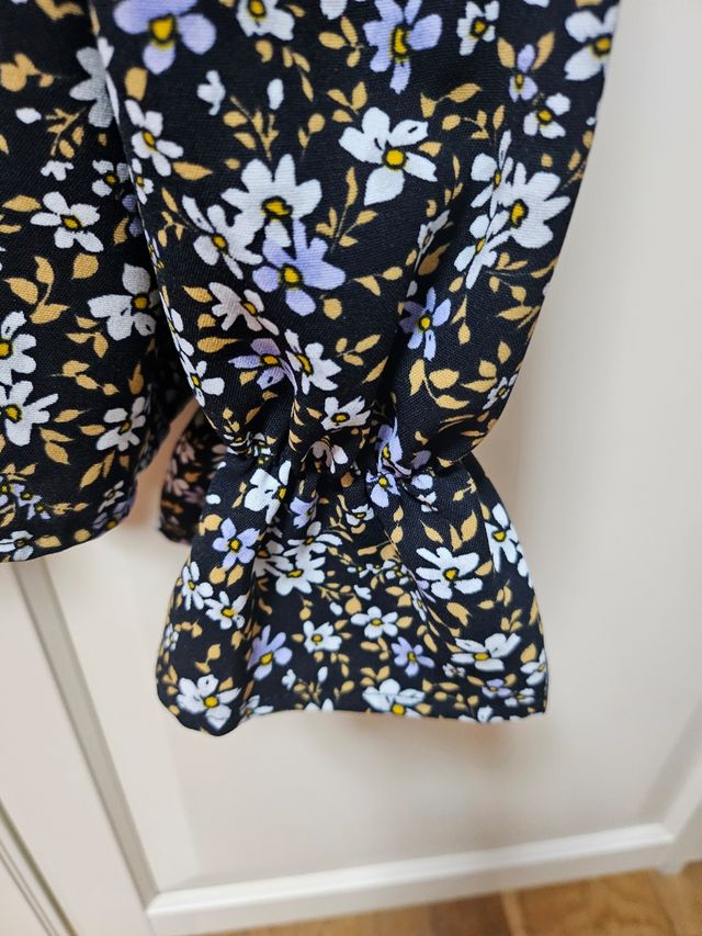 Blusa Primark floral multicolor talla 40