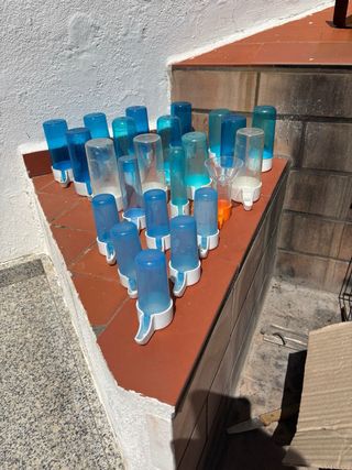 Accesorios jaulas pájaros: 3 comederos + 12 recipi