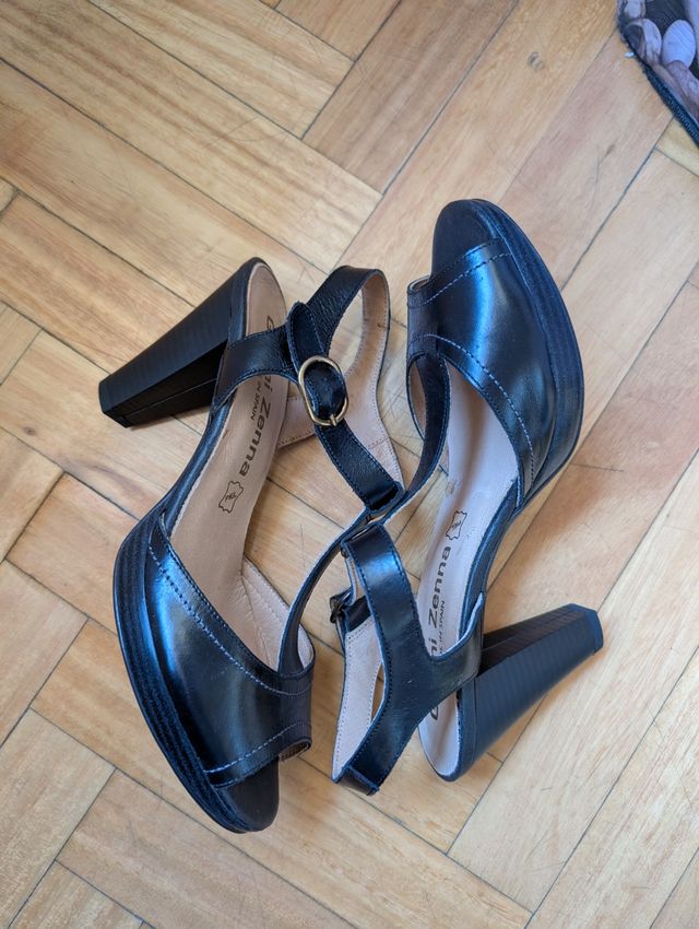 Sandalias piel con tacon número 38 negro