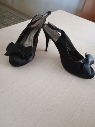 Zapatos tacón negros