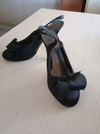 Zapatos tacón negros