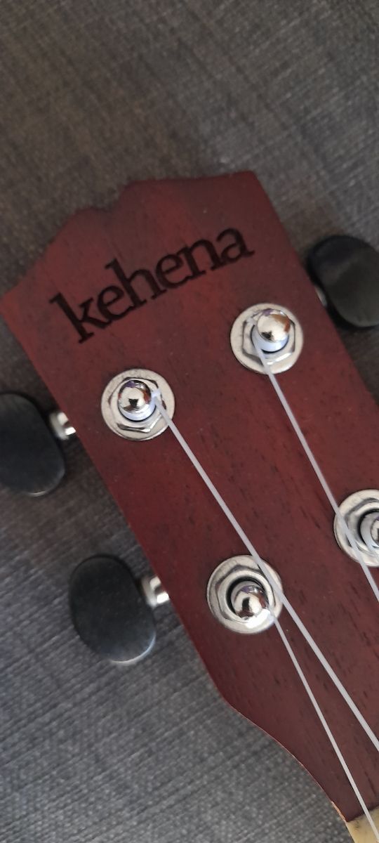 Ukelele kehena serie ka con funda