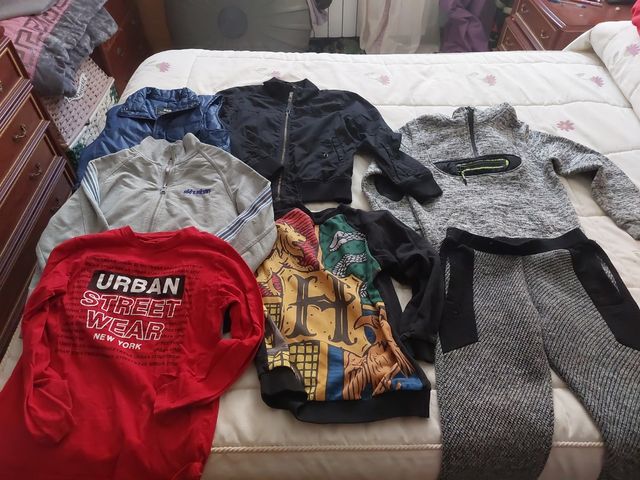 Lote ropa niño 10 años y regalo 2 camisetas.