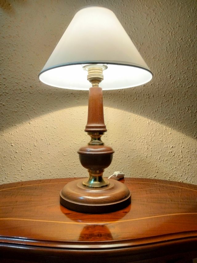 SPETTACOLARI LAMPADE DA TAVOLO IN LEGNO DI BRONZO