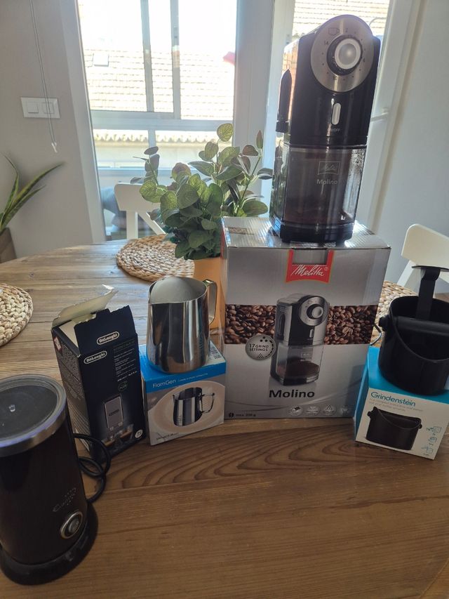 Cafetera de longhi y accesorios 