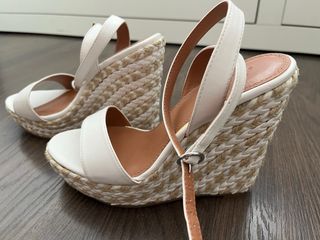 Sandalias cuña blancas plataforma