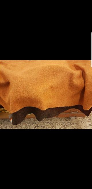 Tela naranja serie Nani.