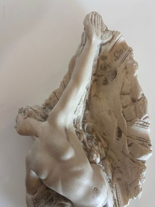 Esculturas antiguas piedra