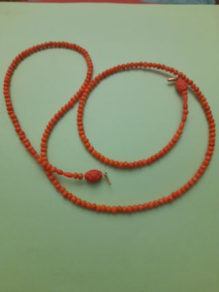 Collar de coral antiguo