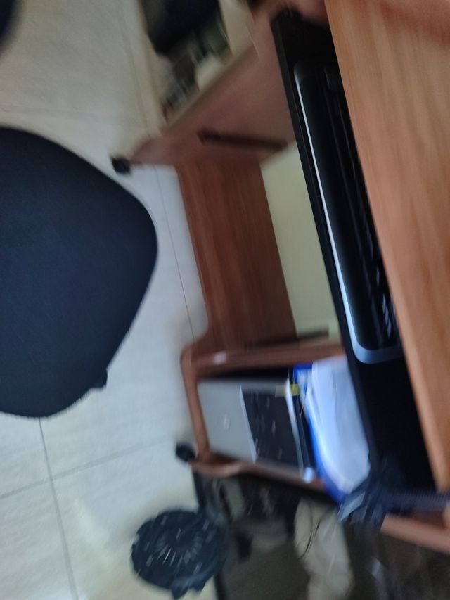 Mesa escritorio y silla (recoger en Parla)