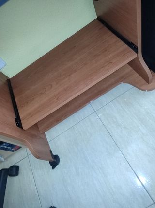 Mesa escritorio y silla (recoger en Parla)