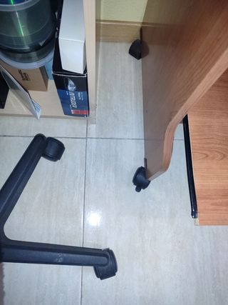 Mesa escritorio y silla (recoger en Parla)