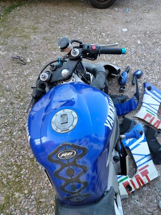 Yamaha R6 - Moto deportiva