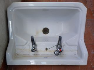LAVABO CON PIE VINTAGE MARCA ROCA AÑOS 50's