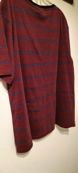 Camiseta H&M rayas rojas y azules, algodón unisex.