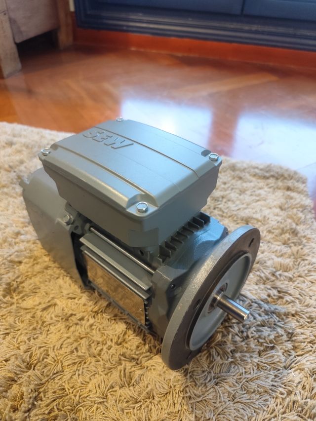 Motor eléctrico SEW