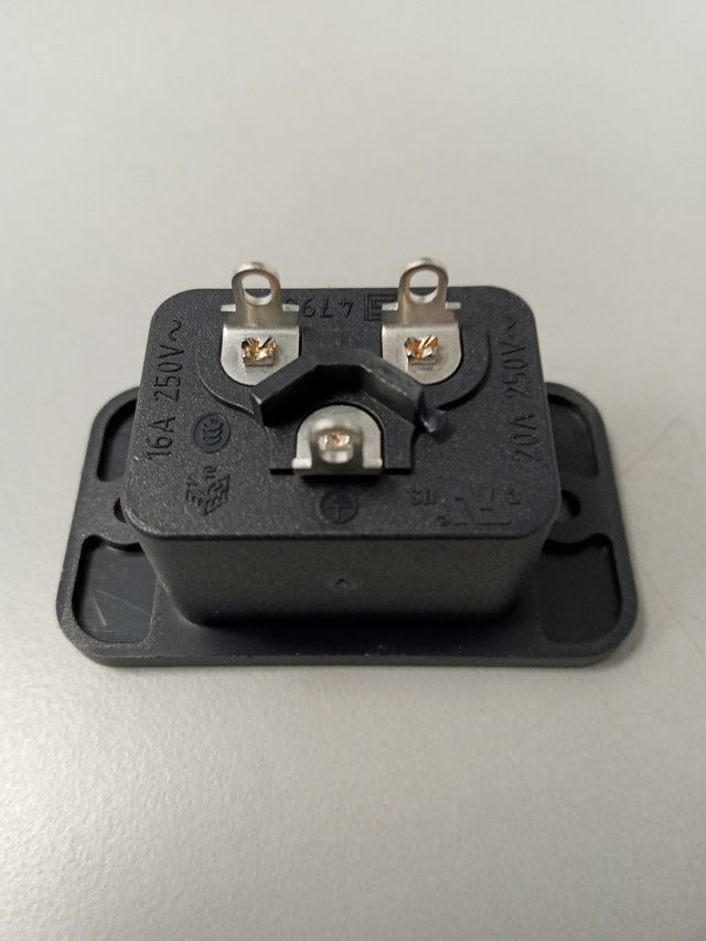 N.50 connettori IEC C20 nuovi.