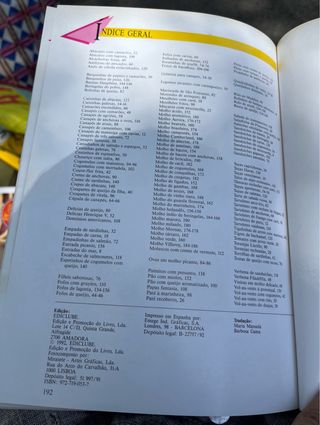 3 livros Escola de Cozinha: Entradas aperitivos e molhos Ovos pudins e patés Sobremesas e conservas