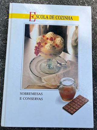 3 livros Escola de Cozinha: Entradas aperitivos e molhos Ovos pudins e patés Sobremesas e conservas