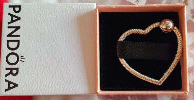 Pandora portacharms corazón plata