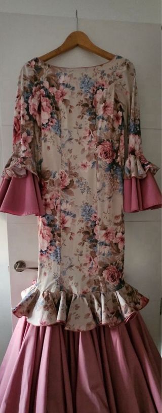 Traje de flamenca S flores rosa