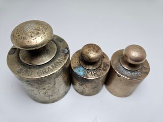 Pesi antichi ottone 500-200-200gr