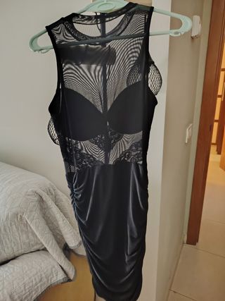 Vestido negro semitransparente