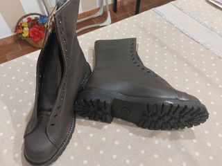 Stivali in pelle marrone scuro