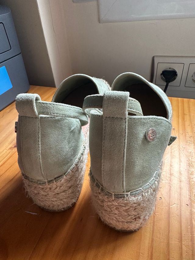 Sandalias planas verdes - talla 38