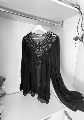 Blusa negra Zara XS- pedreria