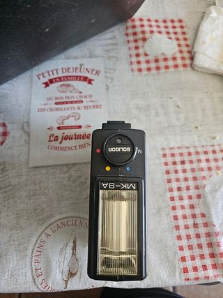 Cámara antigua con todos los accesorios