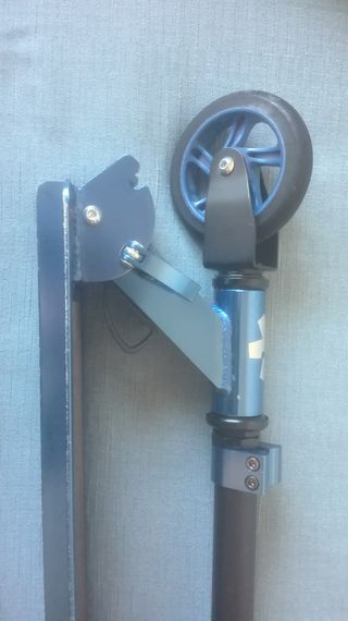 Patinete para niños Tijuana color azul y negro