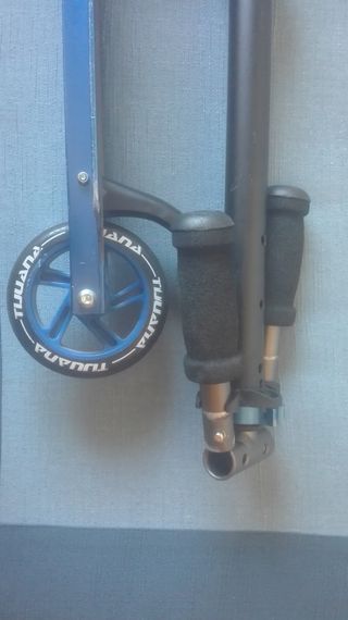 Patinete para niños Tijuana color azul y negro