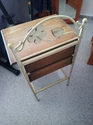 Mesita noche rústica - Madera y metal